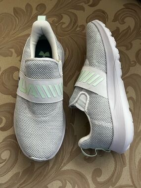 Under Armour Women’s 8.5 White Slip-On Mesh Sneakers Mint Green Accents
